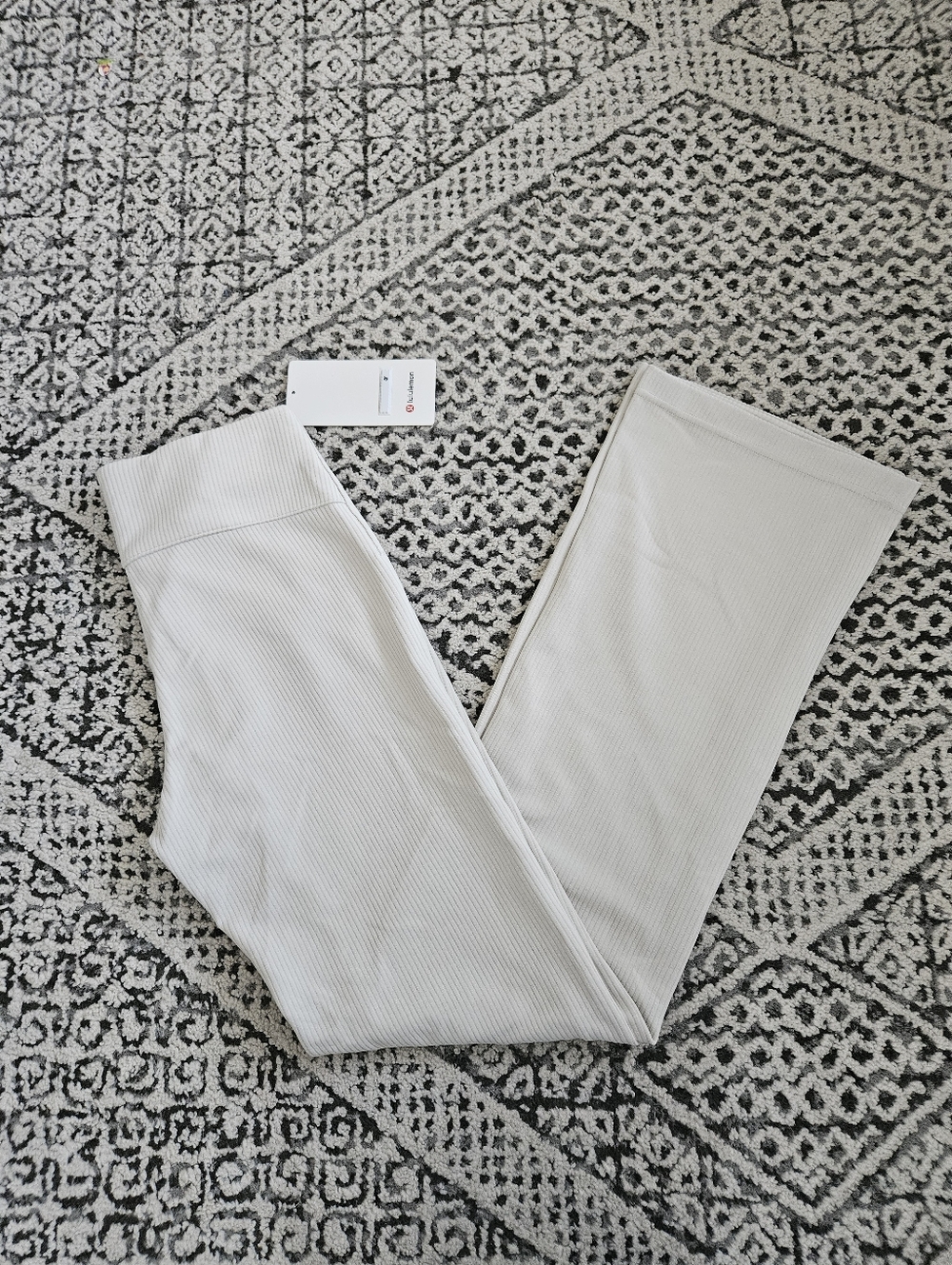 Lululemon RIbbed Softstreme Flare Pant Size 6 In Bone